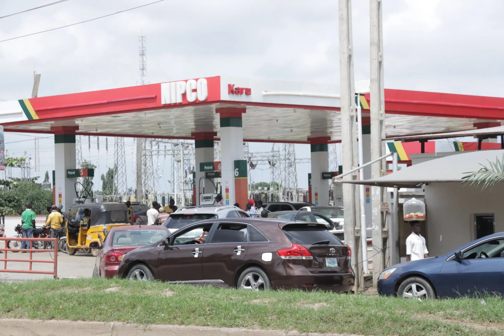 Petrol Prices Dip Below N900 per Litre