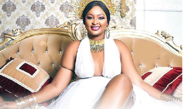 Etinosa Idemudia warns women about domestic violence